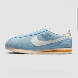 Nike Cortez SE Suede Men's Shoes Size 9 NEW Sold out 
Women’s 11